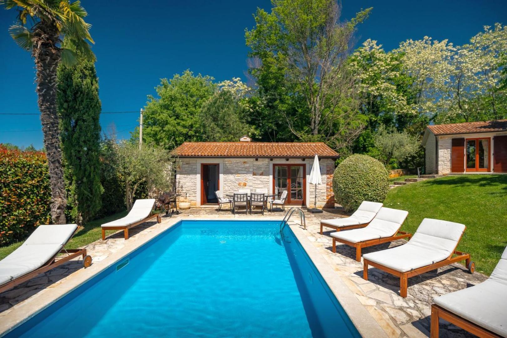 Rustic Villa Cehici With Pool In Sveti Lovrec Jehnici Bagian luar foto