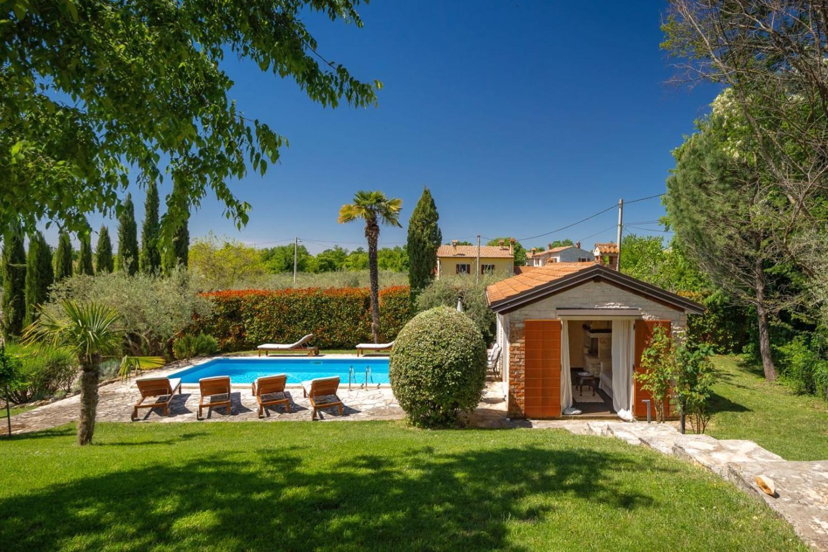 Rustic Villa Cehici With Pool In Sveti Lovrec Jehnici Bagian luar foto