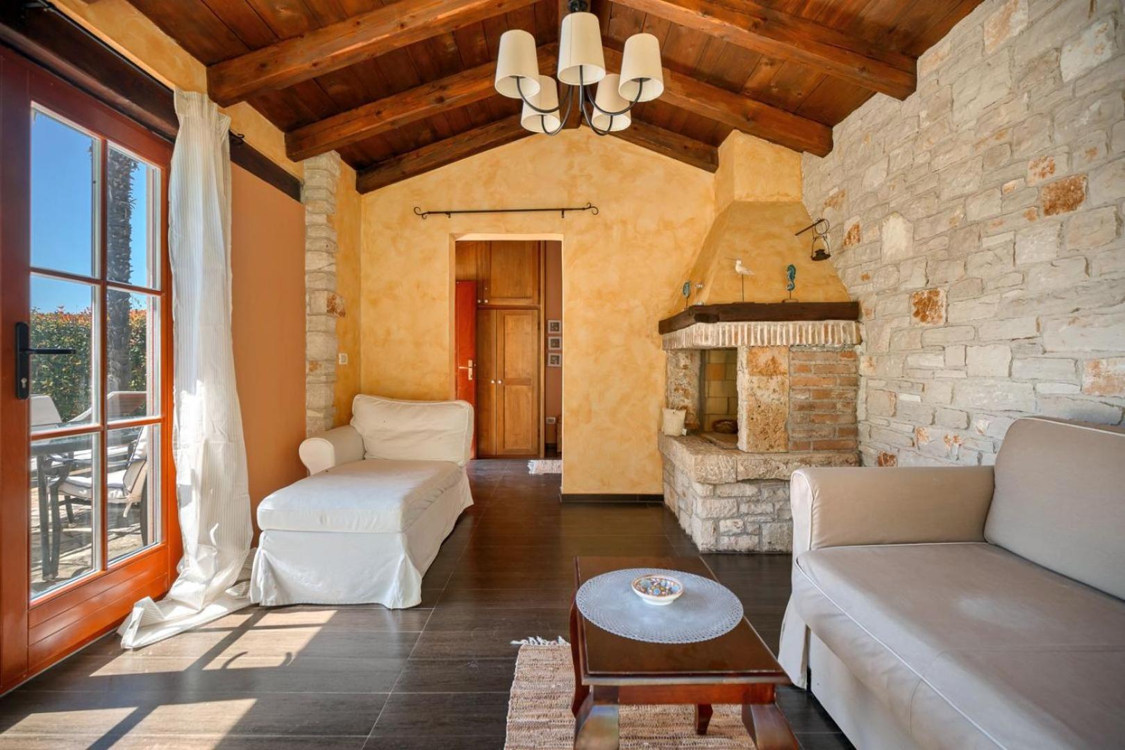 Rustic Villa Cehici With Pool In Sveti Lovrec Jehnici Bagian luar foto