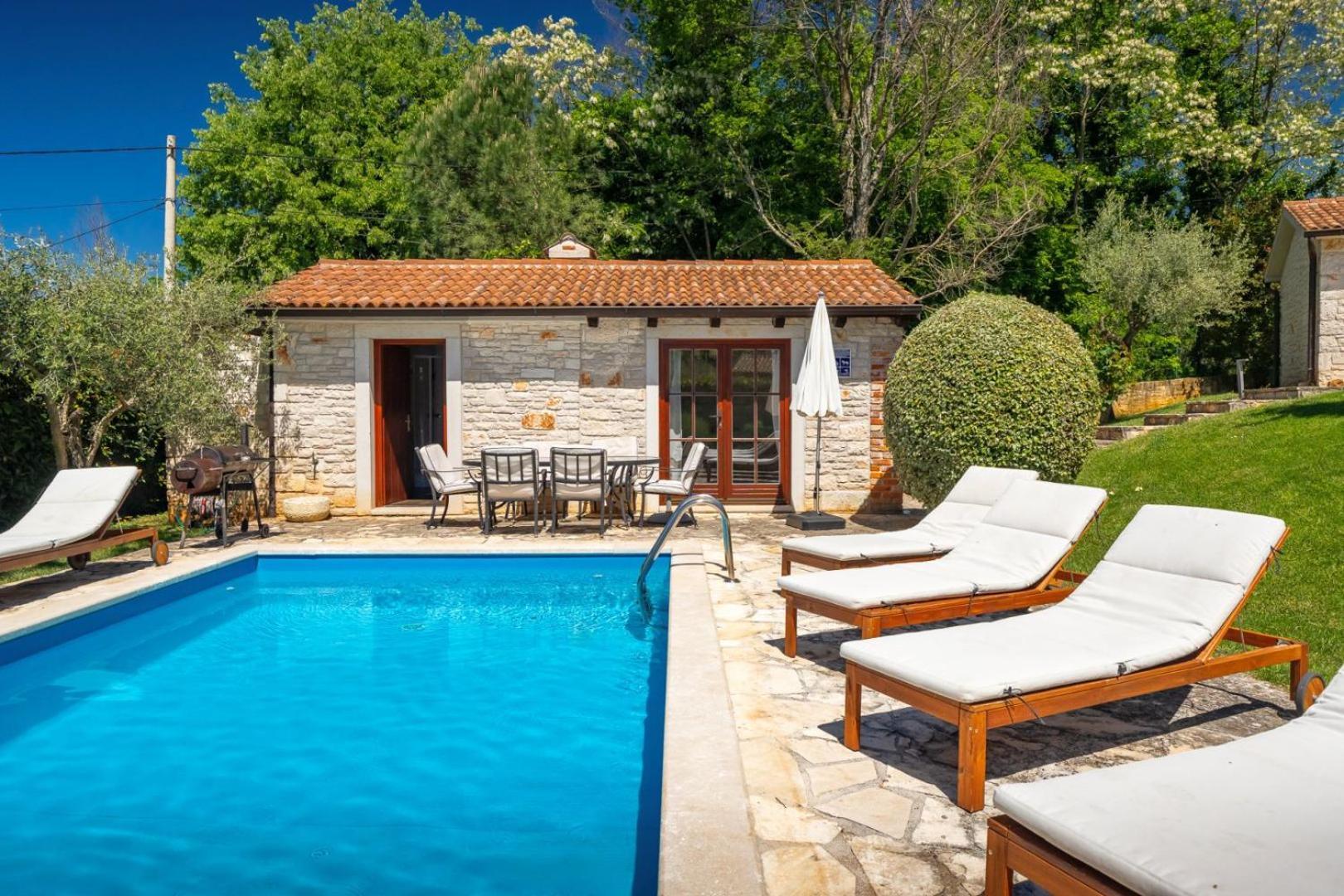 Rustic Villa Cehici With Pool In Sveti Lovrec Jehnici Bagian luar foto