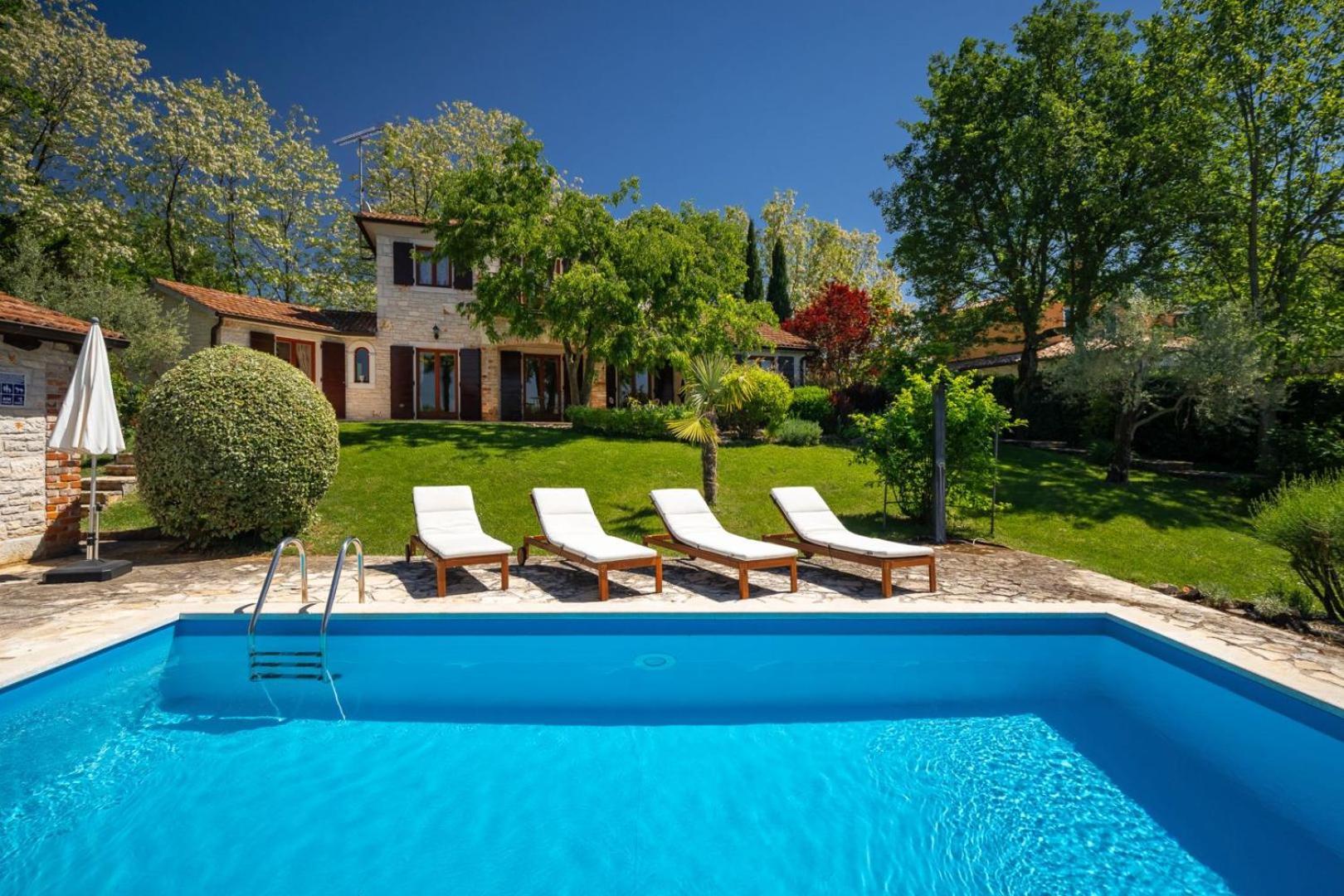 Rustic Villa Cehici With Pool In Sveti Lovrec Jehnici Bagian luar foto