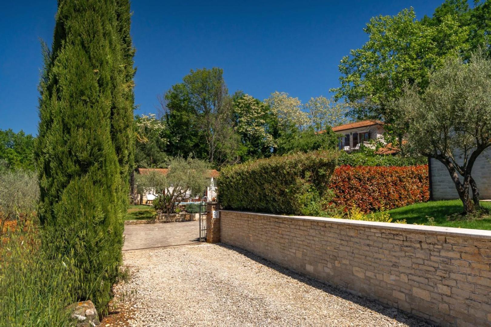 Rustic Villa Cehici With Pool In Sveti Lovrec Jehnici Bagian luar foto