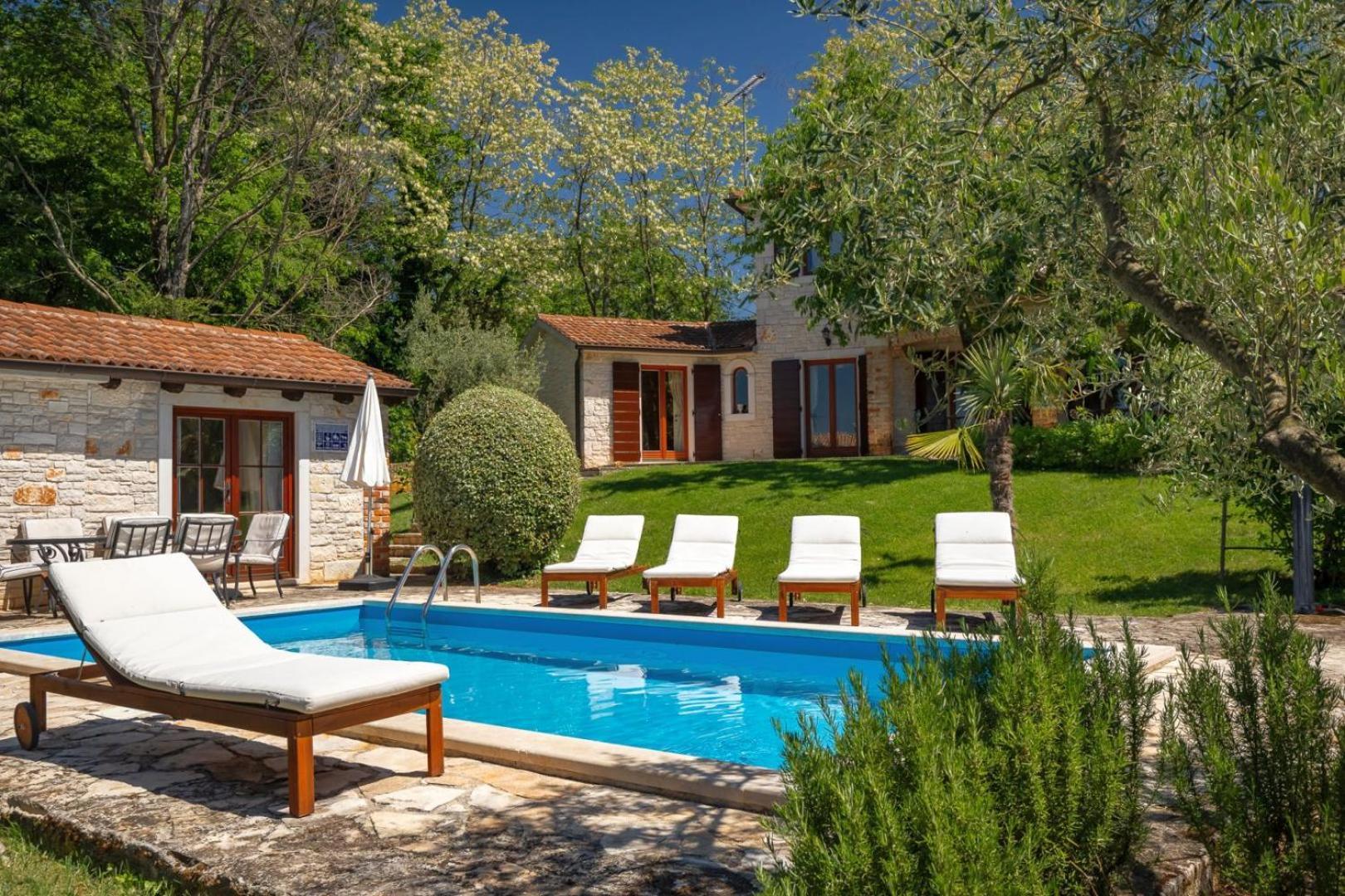 Rustic Villa Cehici With Pool In Sveti Lovrec Jehnici Bagian luar foto
