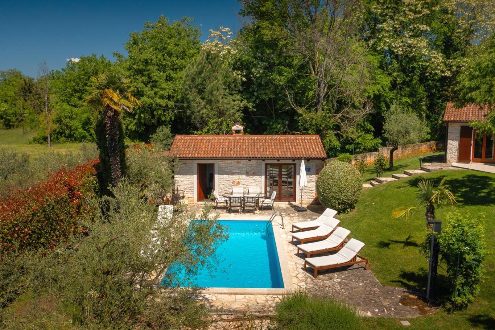 Rustic Villa Cehici With Pool In Sveti Lovrec Jehnici Bagian luar foto