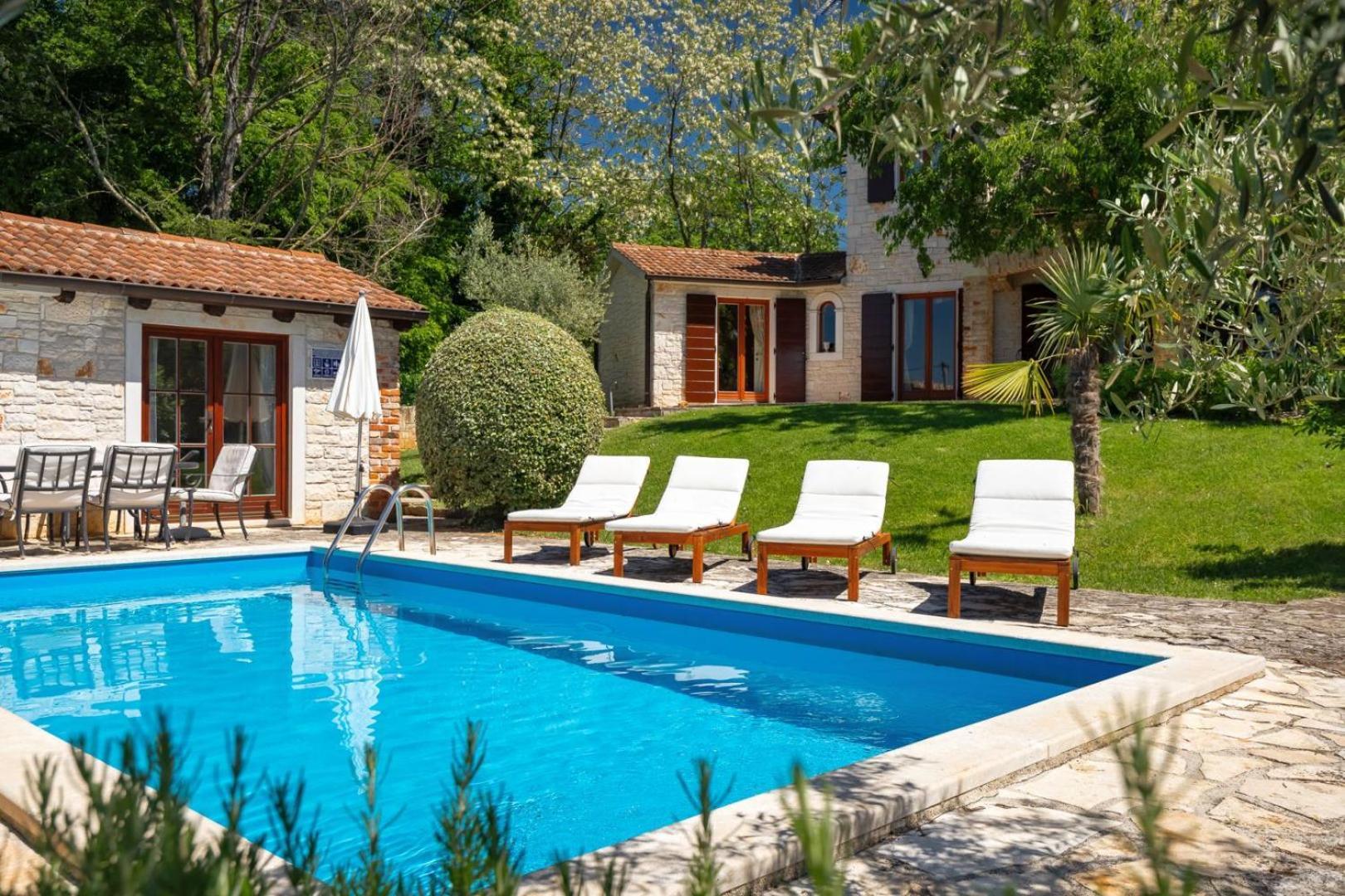 Rustic Villa Cehici With Pool In Sveti Lovrec Jehnici Bagian luar foto